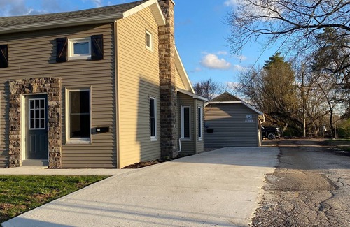 Lexington Apartment | 300 Sq Ft Studio Apt - Downtown Lexington, close to Mid-Ohio Sports Car Course