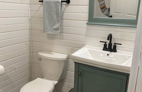 Lexington Apartment | 300 Sq Ft Studio Apt - Downtown Lexington, close to Mid-Ohio Sports Car Course