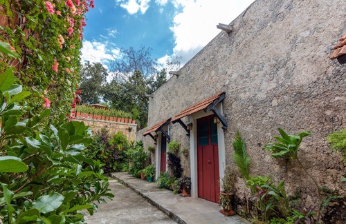 Chichen Itza - Valladolid House | 300 year old colonial mansion one block from the town square