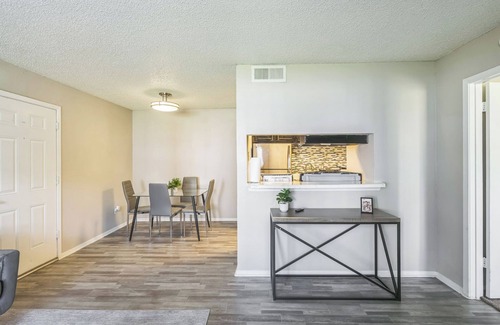 Bedford Apartment | 3001 Crystal Springs 614 I Spacious 1 Bed 1 Bath