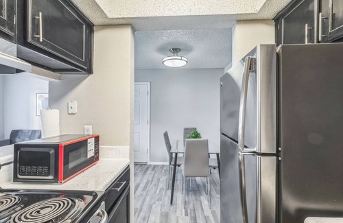 Bedford Apartment | 3001 Crystal Springs 614 I Spacious 1 Bed 1 Bath