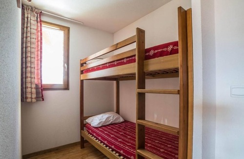Albiez-le-Vieux Apartment | 300m from ski slopes, parking, tv, ski locker, 60m², Albiez Montrond