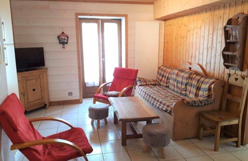 Albiez-le-Vieux Apartment | 300m from ski slopes, Ground floor, parking, tv, ski locker, 80m², Albiez Montrond