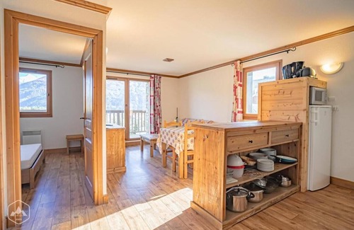 Aussois Apartment | 300m from ski slopes, floor -2, fitness, balcony, tv, ski locker, 50m², Aussois
