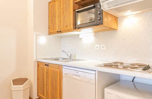 Aussois Apartment | 300m from ski slopes, floor -2, fitness, balcony, tv, ski locker, 50m², Aussois