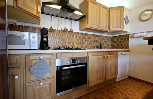 Chamrousse Apartment | 300m from ski slopes, 4th floor, balcony, tv, 55m², Chamrousse