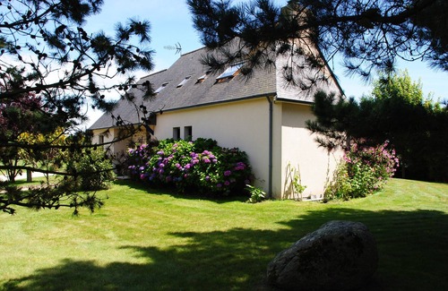 Nevez House | 300m from Tahiti beach and GR34 - 4* - Large garden - European TV channels