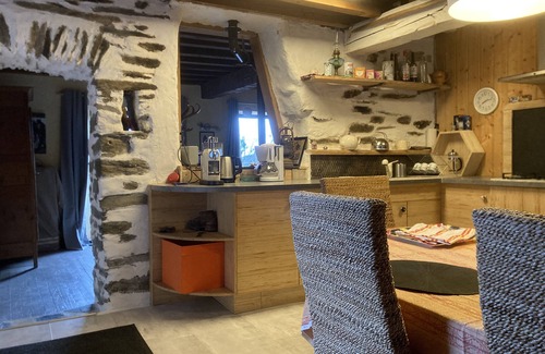 Villard-Reculas House | 300m from the ski lifts, renovated 1743 house. Balcony and terrace.