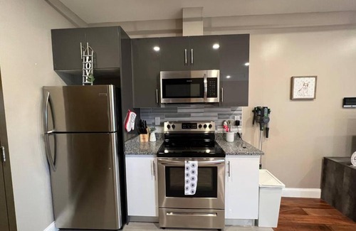 Logan Square Apartment | 302 Comfy Cabin 1BD with city view in Center city