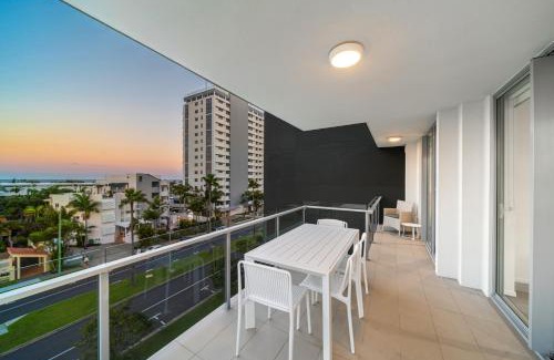 Maroochydore Apartment | 305 Verve on Cotton Tree
