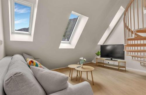 Sandviken Apartment | 307SB10 - Three Bedroom Stay