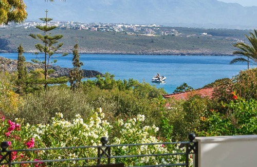 Livadi House | 309 m² House ∙ 4 bedrooms ∙ 8 guests