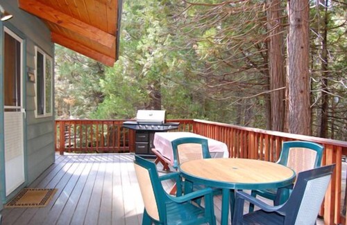 North Wawona Cabin | (30A) Dunning's Retreat at The Redwoods In Yosemite