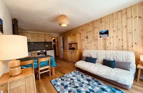 Plan Peisey Apartment | 30m from ski slopes, 1st floor, balcony, tv, ski locker, 40m², Peisey-Vallandry