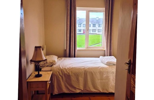 Iascaigh House | 31 Riverbank