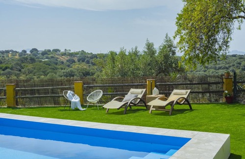 Archidona Cottage | 310 m² Cabin ∙ 5 bedrooms ∙ 14 guests