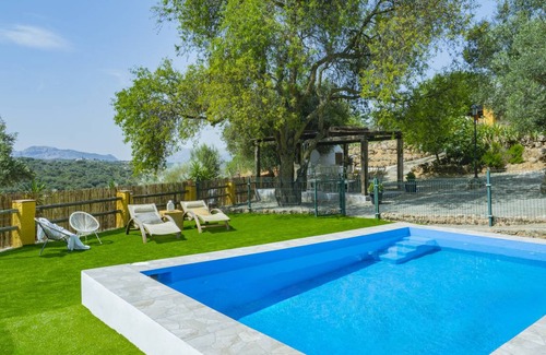 Archidona Cottage | 310 m² Cabin ∙ 5 bedrooms ∙ 14 guests