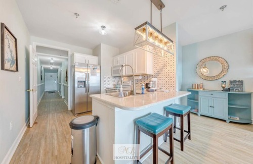 Huddleston Apartment | #312 Pointe - 2 Bedroom Lakefront Condo at Mariners SML