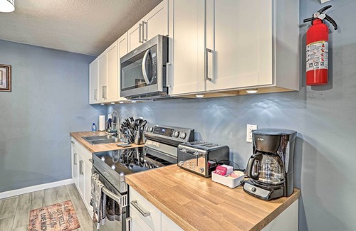 Dale City Apartment | 32 Mi to DC: Lower-Level Woodbridge Apt w/Patio!