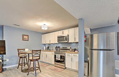 Dale City House | 32 Mi to DC Lower-Level Woodbridge Apt with Patio!