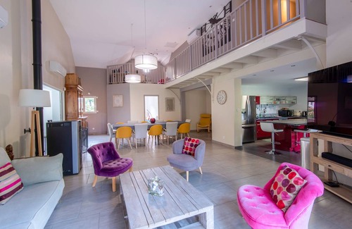 Verrie House | 320 m² House ∙ 4 bedrooms ∙ 11 guests