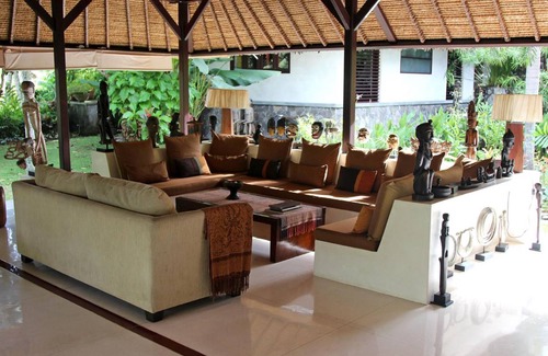 Lodtunduh Villa | 3200 m² Villa ∙ 5 bedrooms ∙ 10 guests