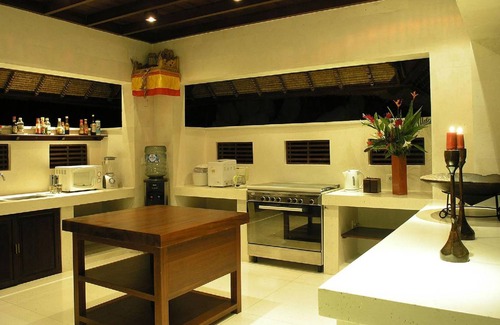 Lodtunduh Villa | 3200 m² Villa ∙ 5 bedrooms ∙ 10 guests