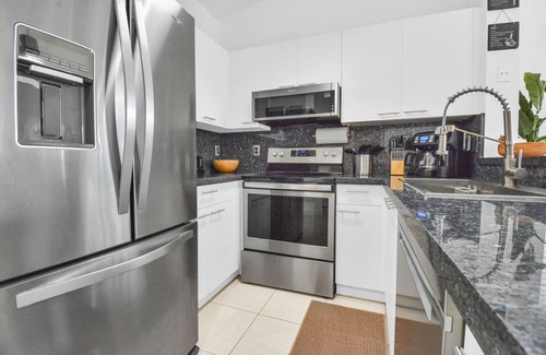 Boca Raton Apartment | 320C Modern Apt - Next to Evert Tennis Academy