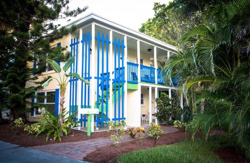 Siesta Key Village House | 323 Canal Rd - Siesta Key Village Condo