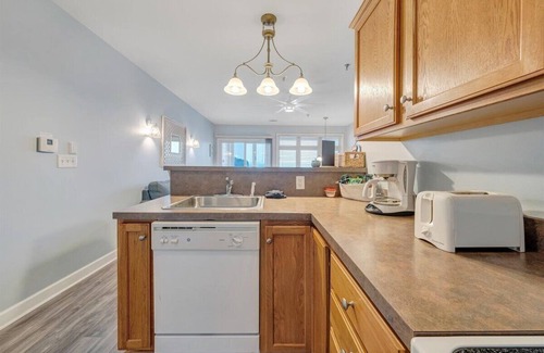 Huddleston Apartment | #323 Pointe - 2 Bedroom Lakefront Condo at Mariners SML