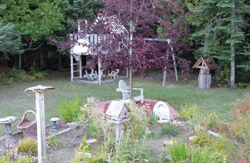 Gulliver House | 324' Lake Mich Beach, Cent.AC 4kayaks,9bikes well stocked,no neighbors 200+ft