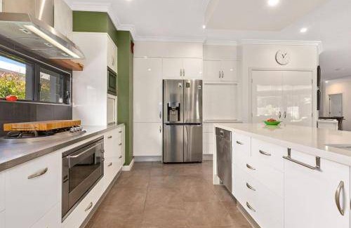 Pottsville House | 326 m² House ∙ 4 bedrooms ∙ 8 guests