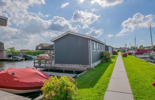 Municipality of Stichtse Vecht Ski Chalet | 33 m² Chalet ∙ 2 bedrooms ∙ 4 guests