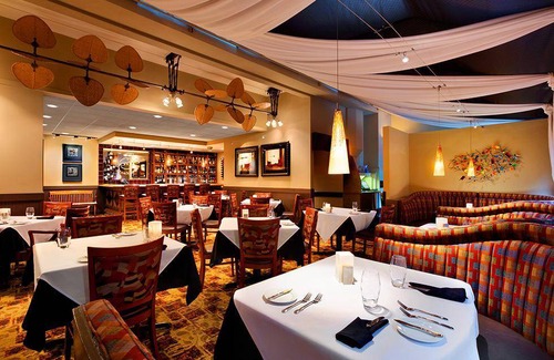 East Peoria Resort | 33 m² Resort ∙ 127 guests