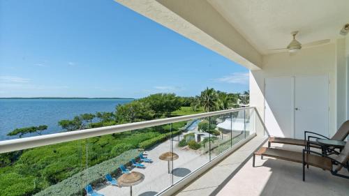 Rock Harbor Apartment | 334 Mariners Club