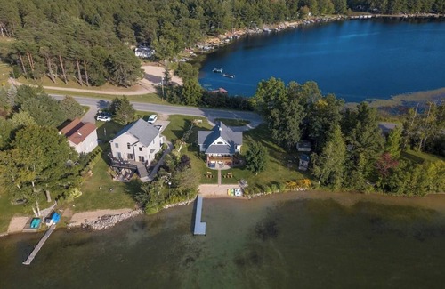 Lake House | 336) Beautiful home with View