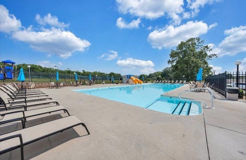 Huddleston House | #344 Pointe - 2 Bedroom Lakefront Condo at Mariners SML