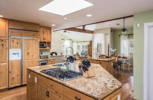 Del Rey Oaks House | 3485 Avalon by the Sea home