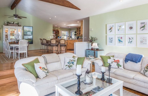 Del Rey Oaks House | 3485 Avalon by the Sea ~ Huge Gourmet Kitchen!