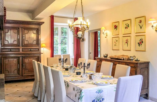 Saint-Clement-Rancoudray House | 350 m² House ∙ 7 bedrooms ∙ 16 guests