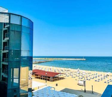 Golden Sands Apartment | 35 m² Apartment ∙ 3 guests