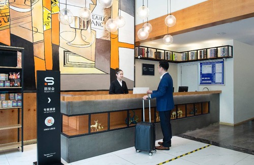 Jinniu Hotel | 35 m² Hotel ∙ 3 guests