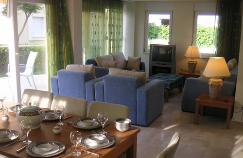 Side House | 350 m² House ∙ 5 bedrooms ∙ 10 guests