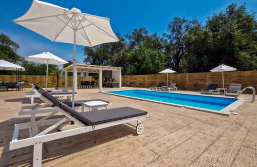 Kavos Villa | 350 m² Villa ∙ 4 bedrooms ∙ 12 guests