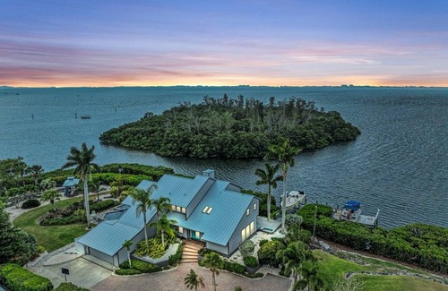 Bayshore Gardens House | 359 m² House ∙ 5 bedrooms ∙ 12 guests