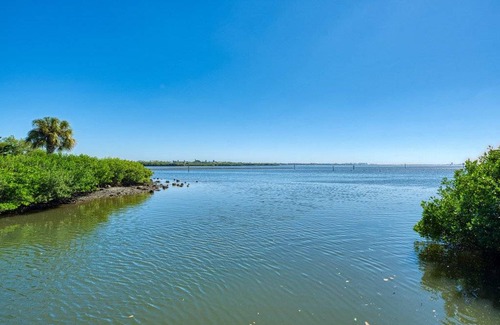 Bayshore Gardens House | 359 m² House ∙ 5 bedrooms ∙ 12 guests