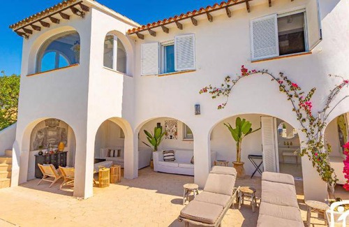 Empedrola Villa | 359 m² Villa ∙ 5 bedrooms ∙ 10 guests