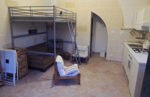 Maruggio House | 35m²Studio in 160Ha bio estate with vineyard and olive grove