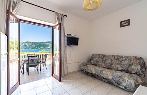 Cove Tri Zala (Zrnovo) Apartment | 36 m² Apartment ∙ 1 bedroom ∙ 4 guests