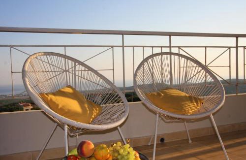 Kournas House | 360 Panorama House - Gazing at Horizon and the Stars of the Galaxy in the night - Fresh Cool breeze most of the time - just 7 min from the beach